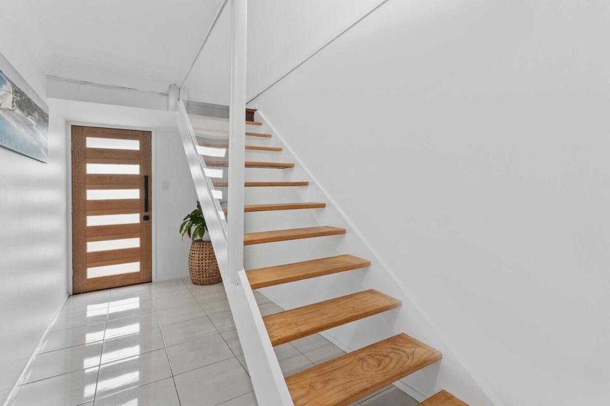 Stunning 2 Bedroom Gold Coast