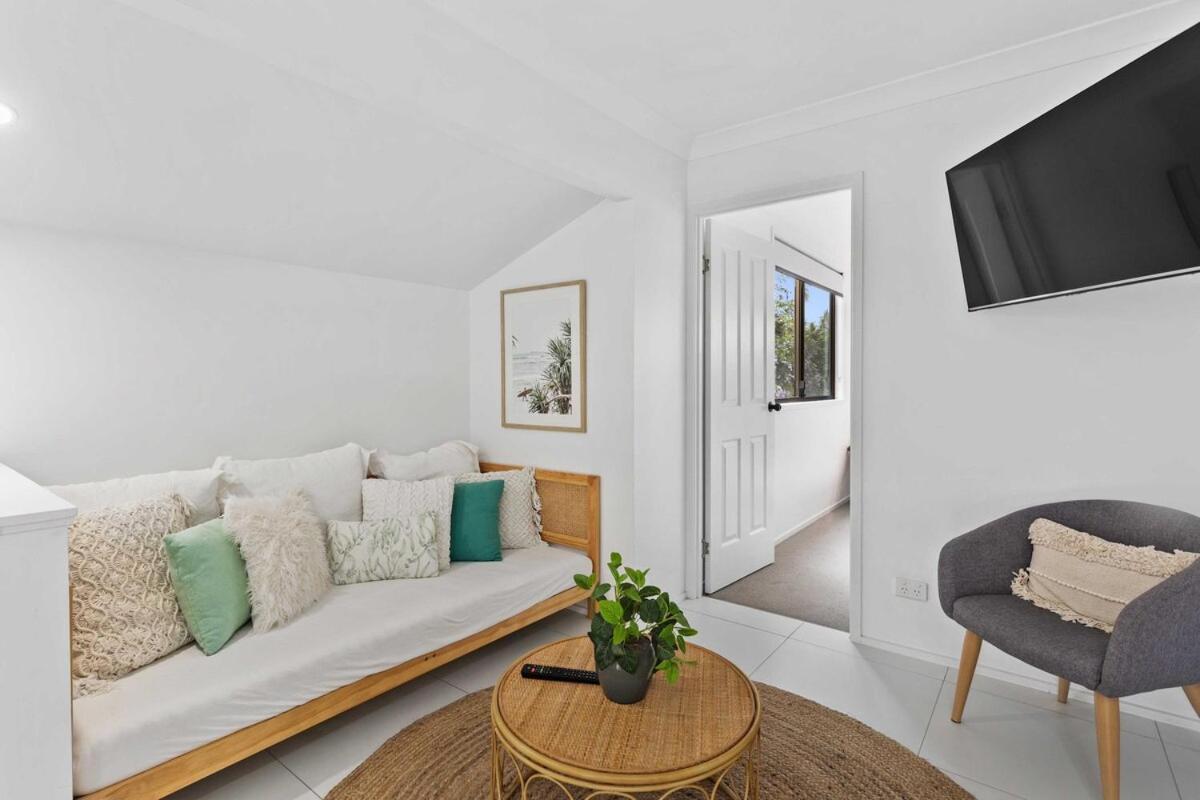 Stunning 2 Bedroom * Gold Coast